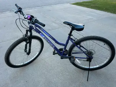 Stratus Phaser Mountain Bike Used for one summer 26 inch wheels Micro shift gears PU Cranston Reg $3...