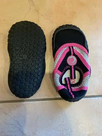 Baby’s Water Shoes - size 7, View more