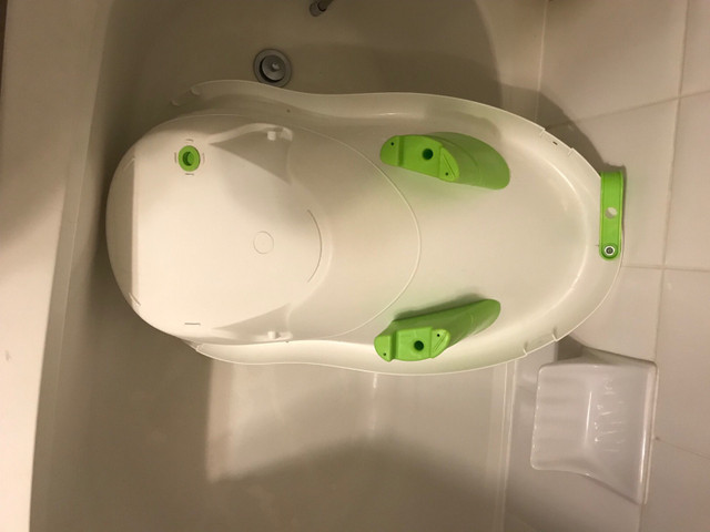 Fisher-Price Baby bathtub in Bathing & Changing in Ottawa - Image 3