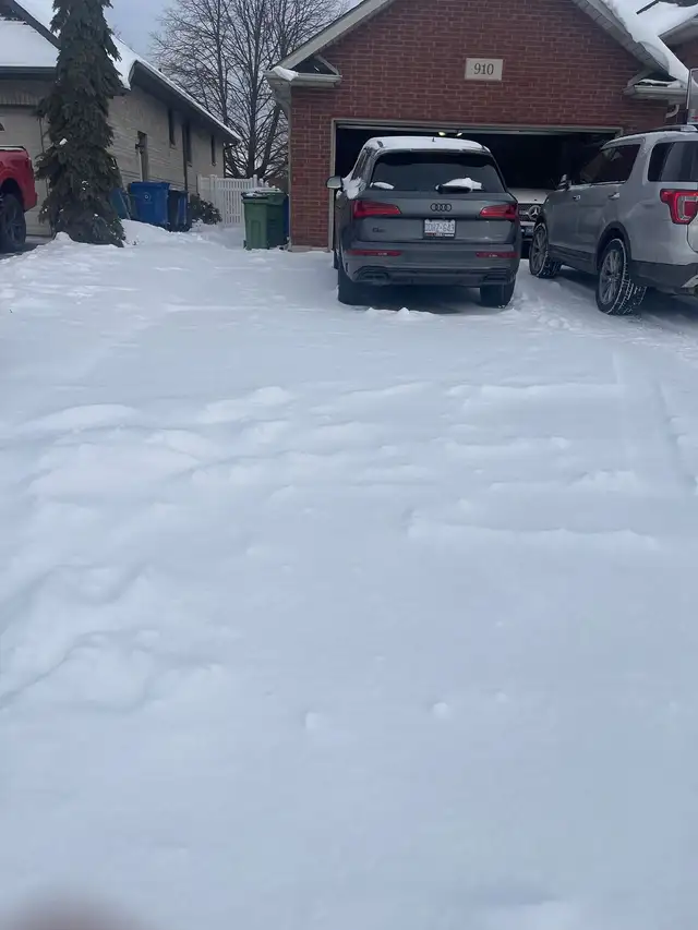 Remove snow in Snowblowers in Windsor Region - Image 6