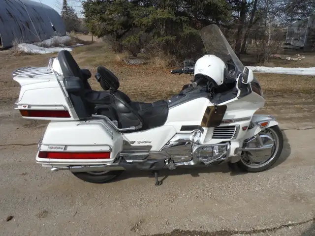 '93 1500 Goldwing Special Edition in Street, Cruisers & Choppers in Calgary - Image 6