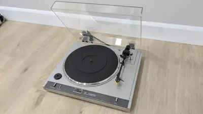 This is a semi-automatic, direct drive turntable with pitch control and strobe to ensure perfect RPM...