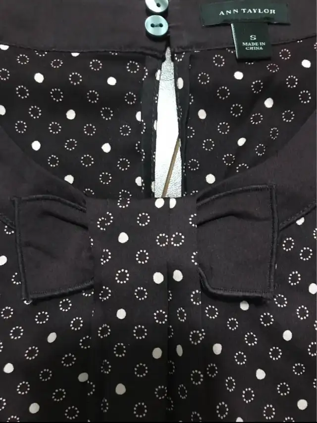 Ann Taylor women’s small sleeveless blouse, maroon bow detail in Women's - Tops & Outerwear in Oshawa / Durham Region - Image 5