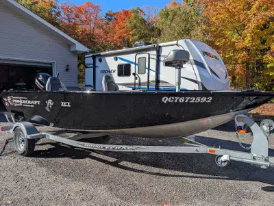 Amarok princecraft 2021 + remorque+ 60 force mercury big tiller 100hrs utilisation du bateau et très...