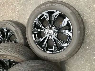 Offering for sale Toyota RAV4 Michelin Primacy All Season tires 225/60R18 on Toyota Factory shiny an...