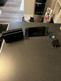 Used Nintendo Switch Console & Grey Joy-Con