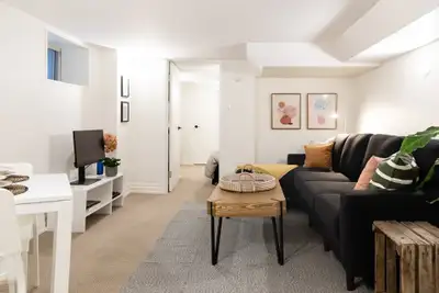 FURNISHED 1 BEDROOM RENTAL CLOSE NEAR WHYCHWOOD!