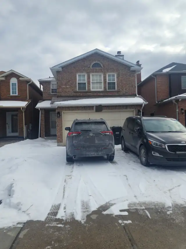House for Rent Near Sherdian college  Steels and Chinguacousy rd
