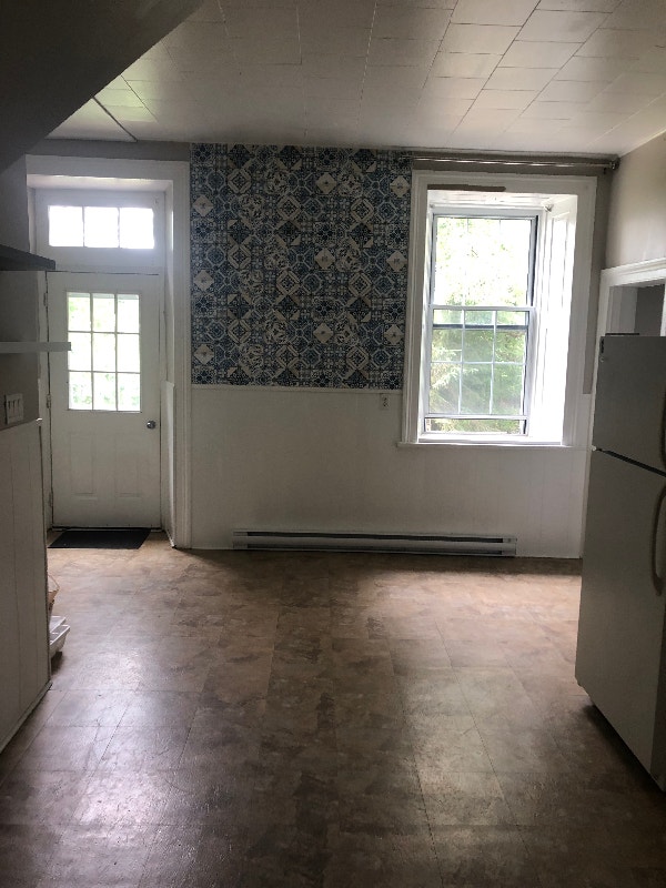 Large 1 Bedroom Apartment in Hespeler . Long Term Rentals Cambridge Kijiji