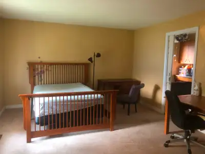 NIce furnished room in a house by Southgate LRT Station