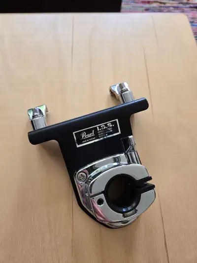 Clamp pour toms Pearl Integrated Suspension System (I.S.S.).