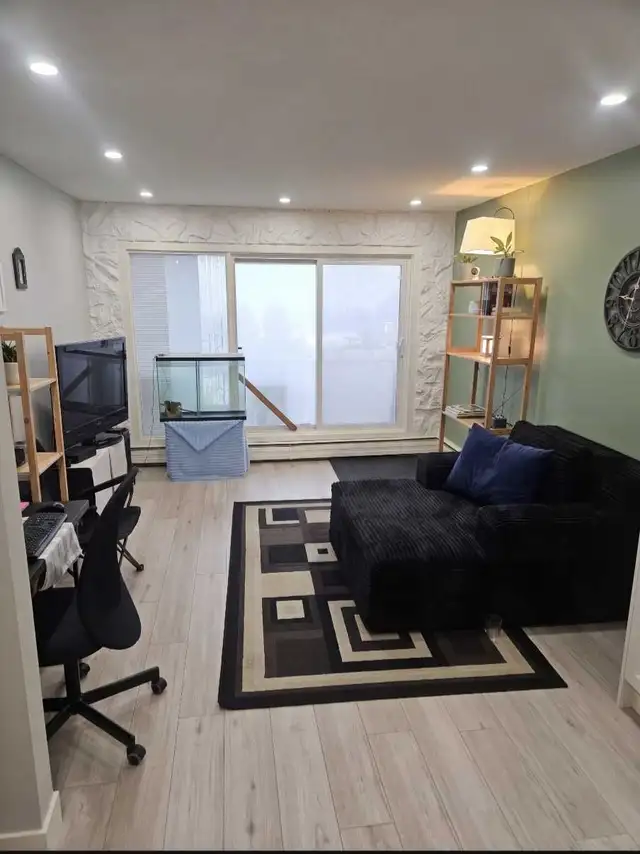 1 Bed&Bath Right Off 17 Ave S.W
