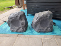Outdoor rock speakers
