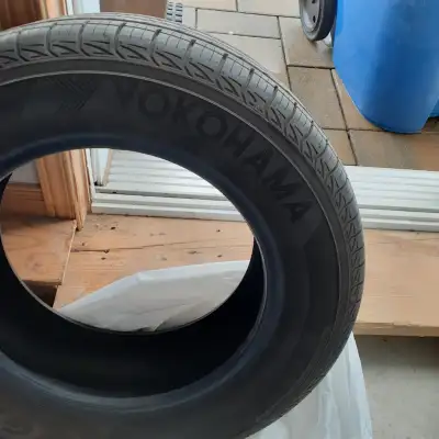 vends 4 pneus neufs 195/65R15 (rouler 30 km)