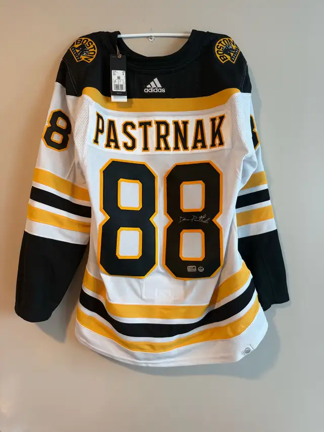 Adidas Boston Bruins David Pastrnak Autographed Jersey