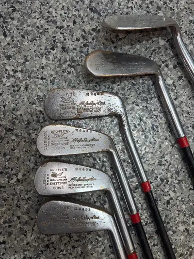 SPALDING Kro-Flite irons from 1929. 2-3-4-6-9-H