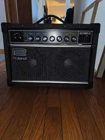 Roland JC -22 guitar amp, View more