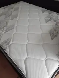 Mattress (full/double) for sale in Montreal