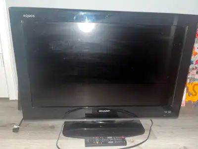 Sharp LC-32D59U 32" AQUOS 720p LCD TV - $85, View more