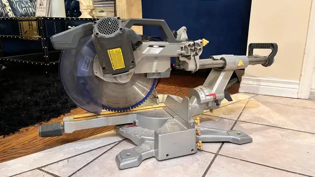 Mastercraft maximum 12” dual / laser saw mitre $250 firm in Power Tools in Markham / York Region - Image 6