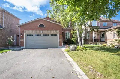 Luxury Living Meets Ultimate Versatility at 26 Nazer Street Welcome to your forever home. This metic...
