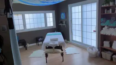 Offering Deep relaxation massage, Come take a little time for yourself before the holidays get a hol...