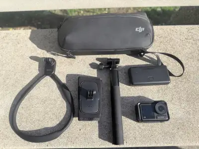 DJI Osmo Action 4 Adventure Combo — Like New Condition Selling my DJI Osmo Action 4 Adventure Combo...