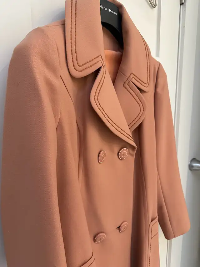 Coat Vintage 70s Coral MONTESELLI Wool Trench Rare in Women's - Tops & Outerwear in Laval / North Shore - Image 3