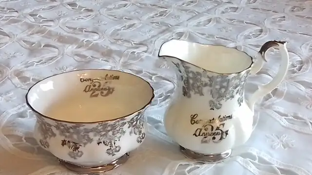 BONE CHINA TIER TIDBIT PLATE STAND 25TH ANNIVERSARY ROYAL ALBERT63804731996675122