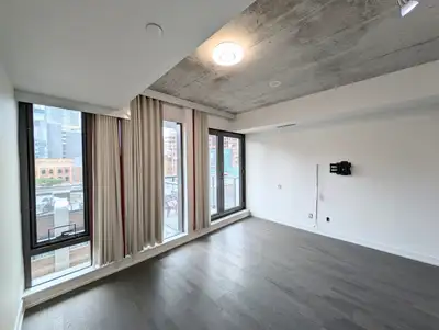 Condo apartment 1 bed, 1 bath 560 King st W $2,250 per month