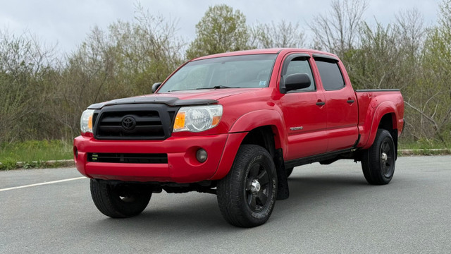 $13990 TACOMA 2008 CREW CAB- LIFTED in Cars & Trucks in Bedford - Image 2