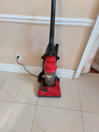 Bagless DirtDevil vacuum cleaner 