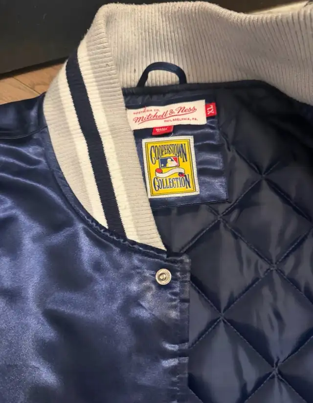 Mitchell & Ness Yankees Bomber XL in Men's in Winnipeg - Image 4