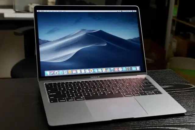 Macbook Pro 2017 Touchbar avec 16Gb, Condition impeccable in Laptops in City of Montréal - Image 2