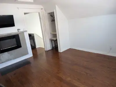 Welcome to this charming, 1-bedroom apartment located in a safe, quiet and friendly Scarborough neig...