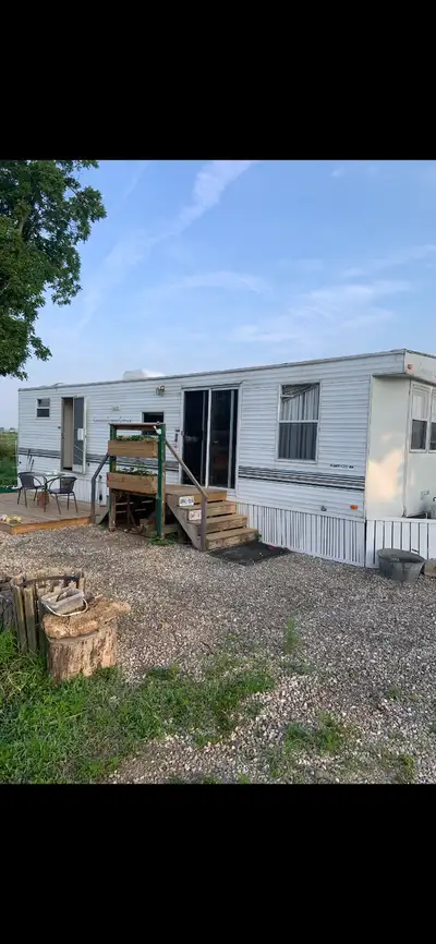 2006 yrs, 38 foot Canadian catage model, two bedroom, 3pcs Bathroom, full size kichen, No leak, 3 sl...