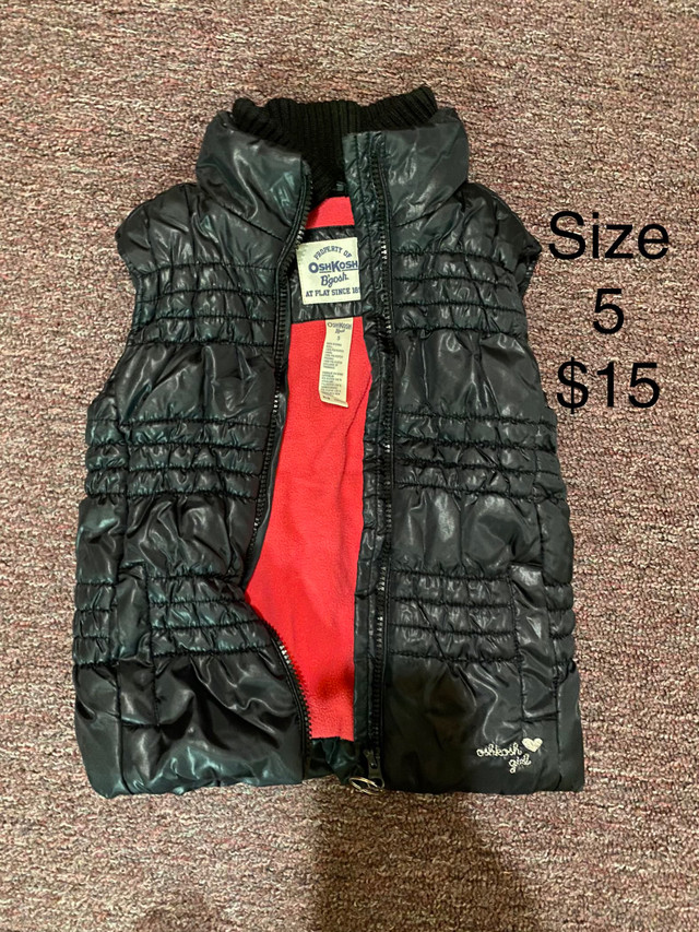 Girls Osh Kosh Vest Size 5 in Kids & Youth in Guelph