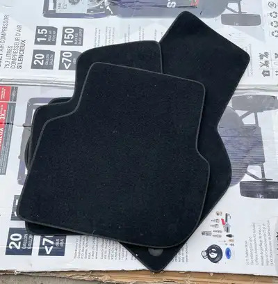 OEM VW Jetta TDI 2014 summer floor mats, wasn't used since 2016, still in good condition