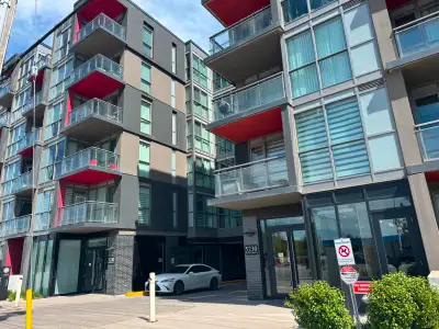 2bed 2bath corner condo unit available for lease. Ready to move in. Desirable uptown location in Orc...