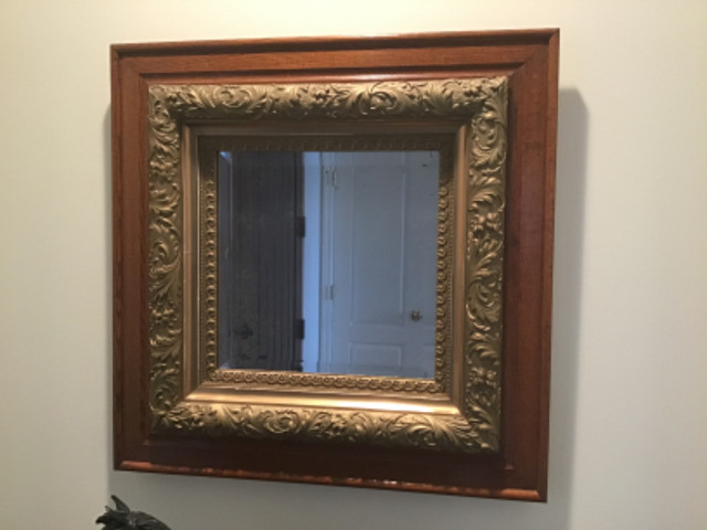 Antique mirror dans Décoration intérieure et accessoires  à Calgary