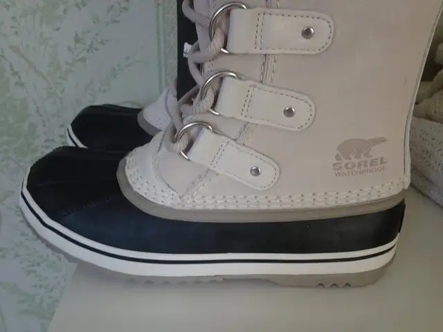 Sorel Women's Waterproof Winter Boots  Size  8 NEW in Women's - Shoes in Markham / York Region - Image 3