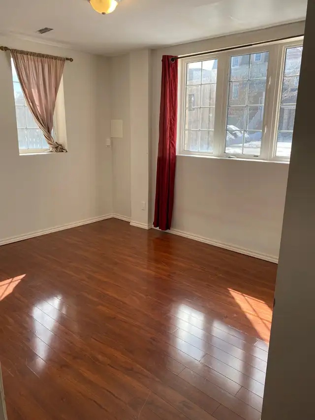 2-Rooms Apartment for Rent in Scarborough