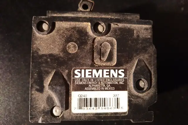 27X Breakers Disjoncteurs Federal Pioneer Siemens Stab-Lok in Electrical in West Island - Image 8