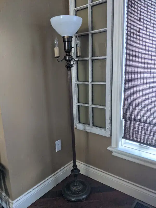 Lampe Torchère Antique Brass Torchiere Floor Lamp in Indoor Lighting & Fans in Laval / North Shore - Image 2