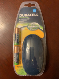 Duracell Mini Charger with 2 AA Batteries (New Sealed)