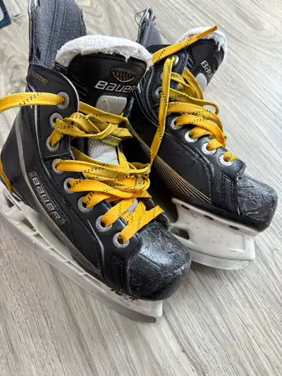 Have been used signs of u usage and scratches otherwise no major damages Size 11 youth