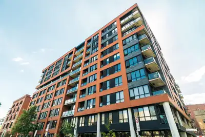 1/2 mois gratuit! Beau condo de 650 pieds carrés à Griffintown, dans le fameux bâtiment Lowney 4. In...