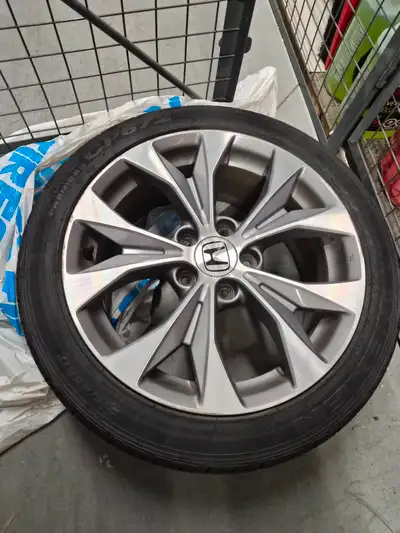 Used for 3 winters Original Honda rims Kumho winter tires
