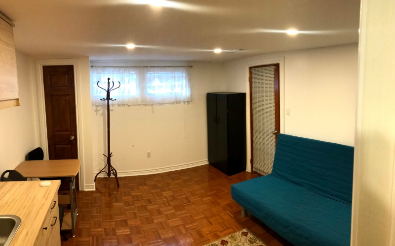 UNIT in the Basement Central Etobicoke Long Term Rentals City of