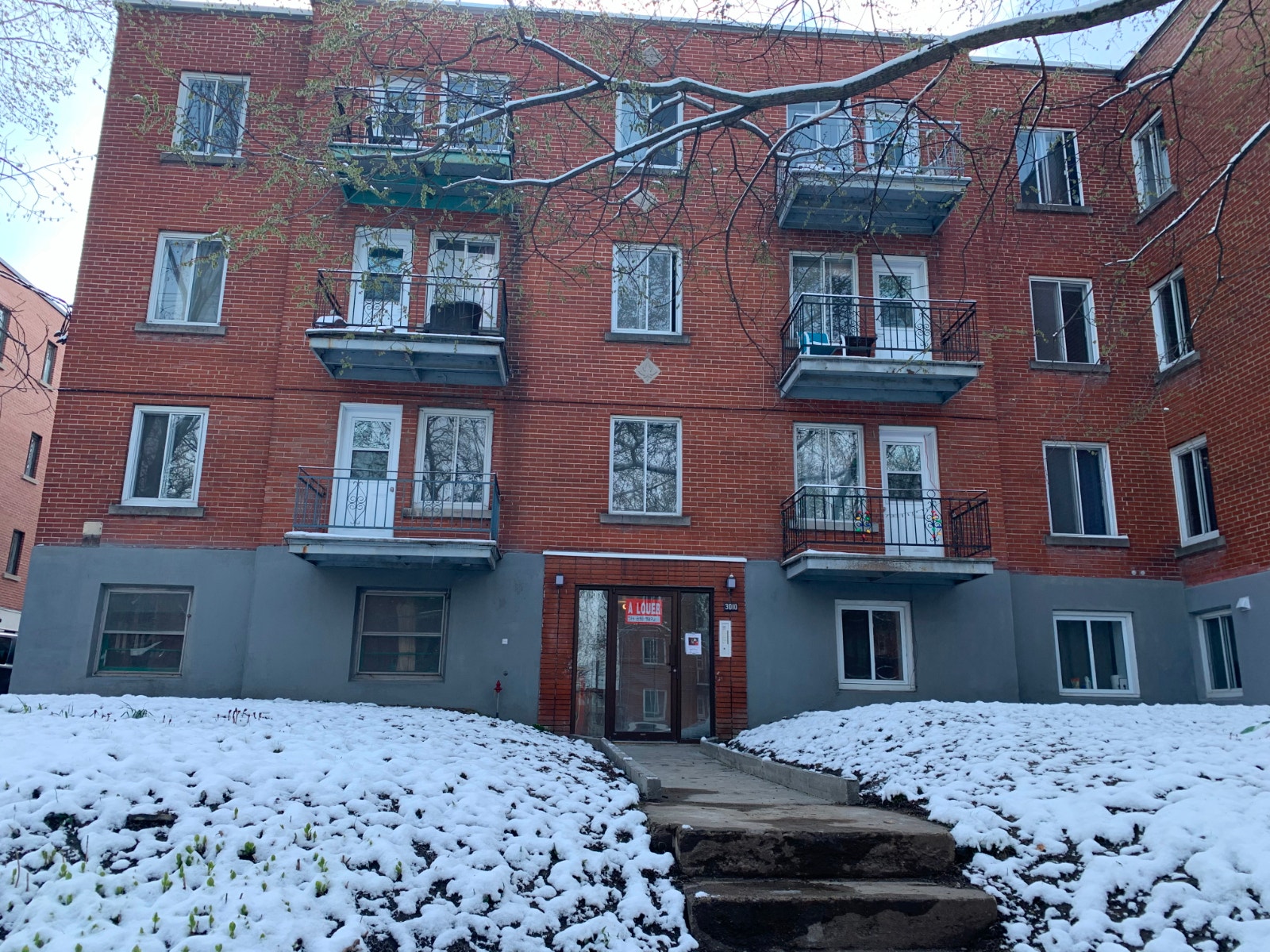 CDN APARTMENT FOR RENT — photo 1